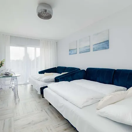 Granatowe Blisko Morza W Miedzywodziu Z Umeblowanym Balkonem By Renters * Międzywodzie