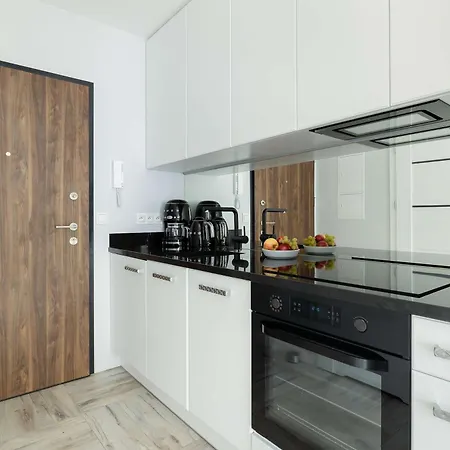 Appartement Granatowe Blisko Morza W Miedzywodziu Z Umeblowanym Balkonem By Renters Międzywodzie