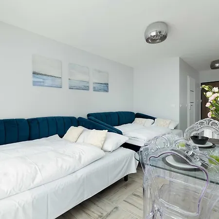 Appartement Granatowe Blisko Morza W Miedzywodziu Z Umeblowanym Balkonem By Renters