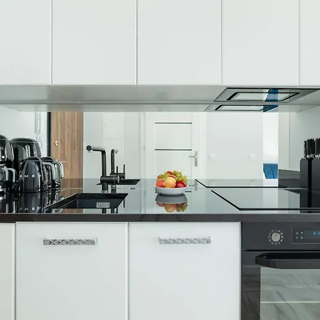 Granatowe Blisko Morza W Miedzywodziu Z Umeblowanym Balkonem By Renters Appartement Międzywodzie