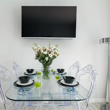 Granatowe Blisko Morza W Miedzywodziu Z Umeblowanym Balkonem By Renters * Międzywodzie