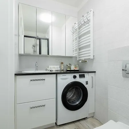 Appartement Granatowe Blisko Morza W Miedzywodziu Z Umeblowanym Balkonem By Renters