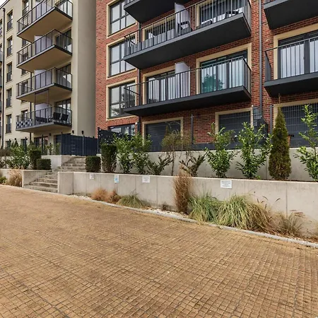 Granatowe Blisko Morza W Miedzywodziu Z Umeblowanym Balkonem By Renters Appartement Międzywodzie